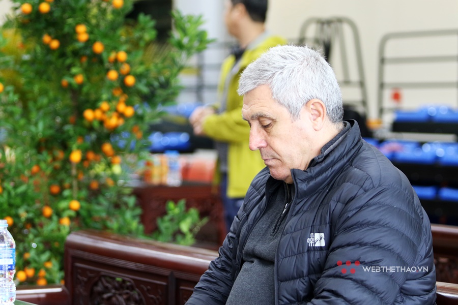 Tết xa nh&agrave; một m&igrave;nh tại Nhổn của chuy&ecirc;n gia điền kinh Bulgaria
