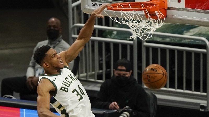 Antetokounmpo ghi 29 điểm, Milwaukee Bucks khép chuỗi 5 trận toàn thua