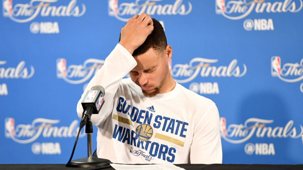 Video: Steph Curry rời s&acirc;n ngay trước giờ đấu, NHM Golden State Warriors lo &acirc;u
