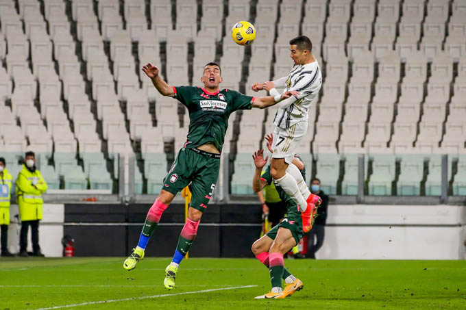Video Highlight Juventus vs Crotone, bóng đá Ý hôm nay 23/2
