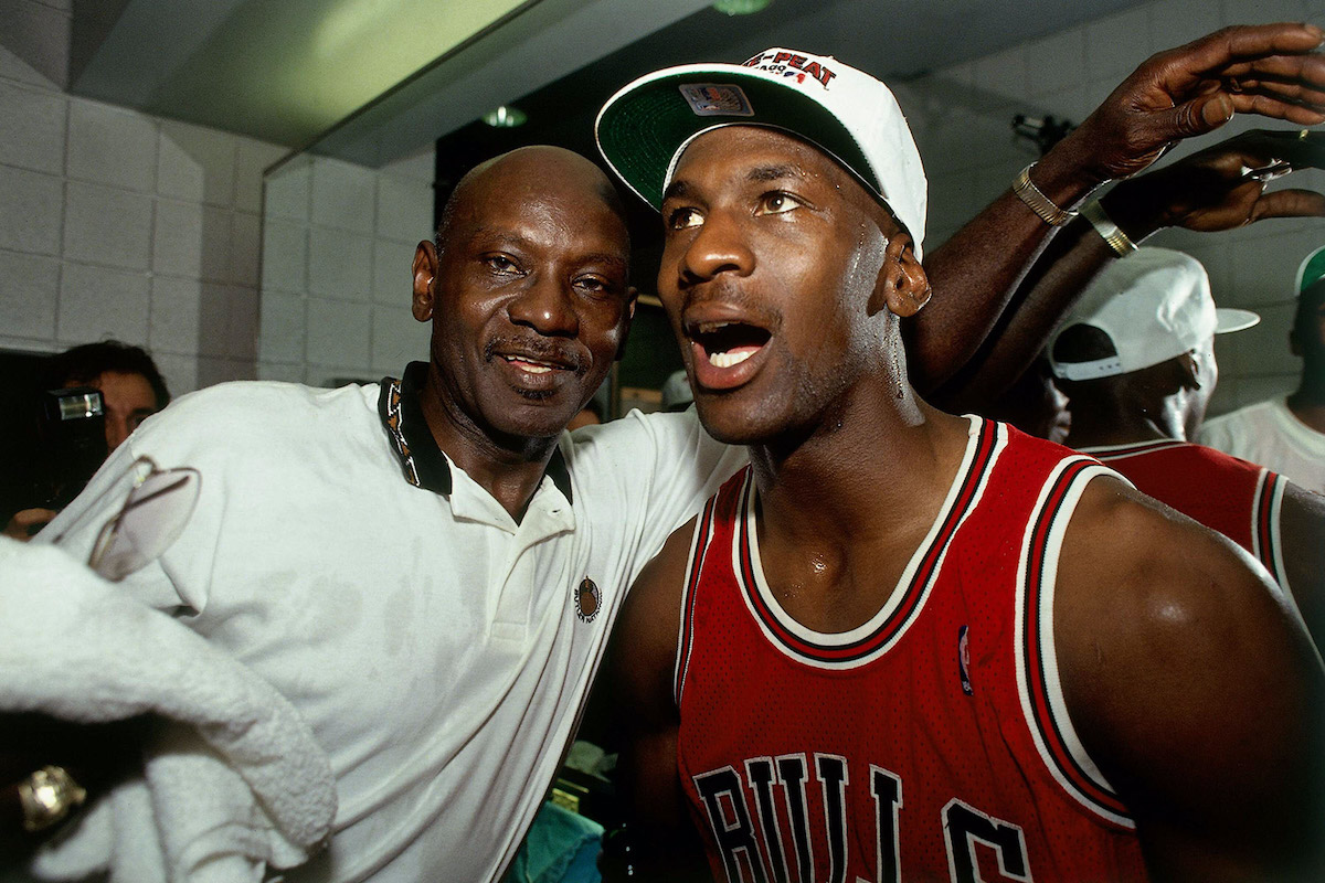Chiếc hố nướng thịt và người đứng sau sự nghiệp vĩ đại của Michael Jordan