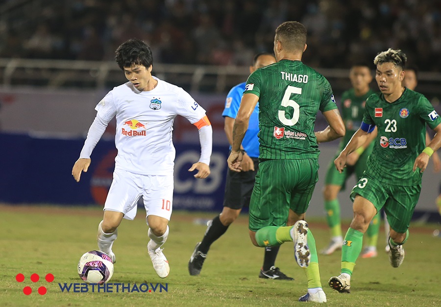 Chốt hai phương án tái xuất V.League 2021