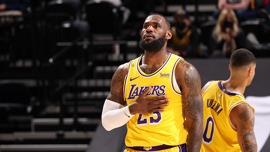 Nhận thất bại thứ tư liên tiếp, Los Angeles Lakers bất lực hoàn toàn trước Utah Jazz Nhận thất bại thứ tư liên tiếp, Los Angeles Lakers bất lực hoàn toàn trước Utah Jazz