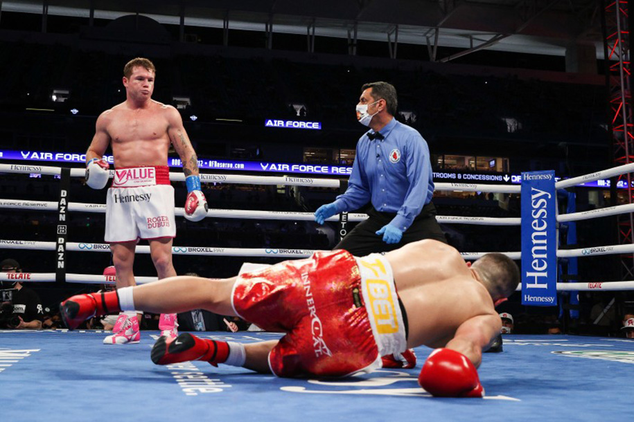 Canelo Alvarez hủy diệt dễ dàng Avni Yildirim sau 3 hiệp
