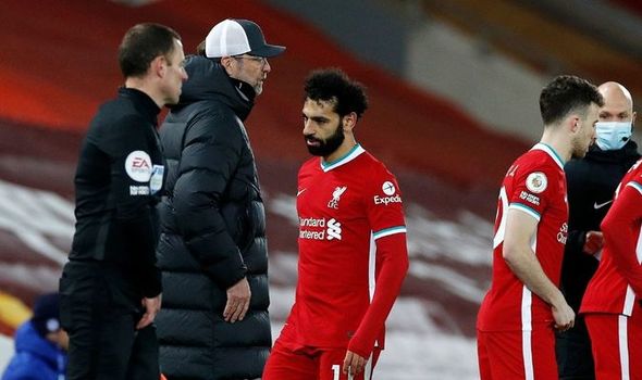 HLV Klopp giải thích quyết định thay Salah gây tranh cãi