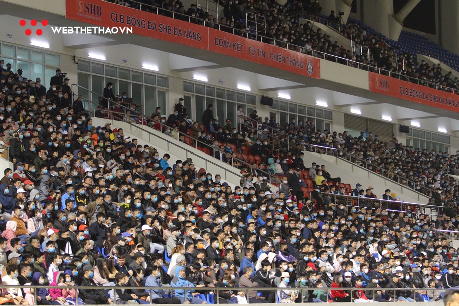 Trận đầu tiên V.League 2021 trở lại sau dịch COVID-19 đón hơn 2.000 khán giả