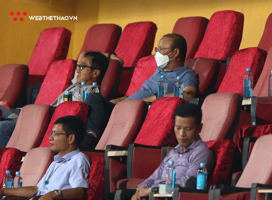 HLV Park Hang Seo “đãi cát tìm vàng” ở V.League
