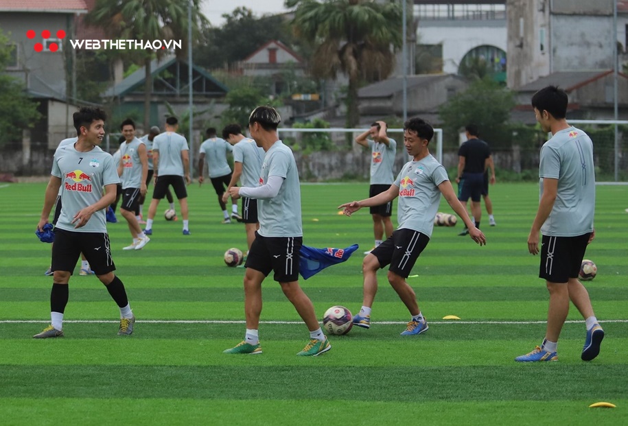 Gặp đội bét bảng, Công Phượng kêu gọi đồng đội không chủ quan