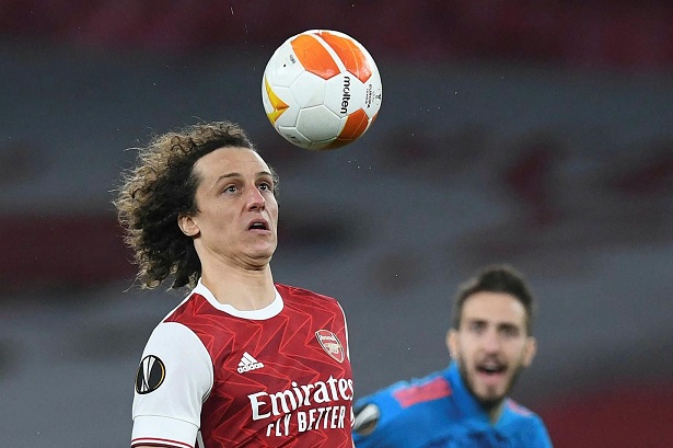 Huyền thoại Arsenal nghi ngờ David Luiz không nắm rõ luật việt vị