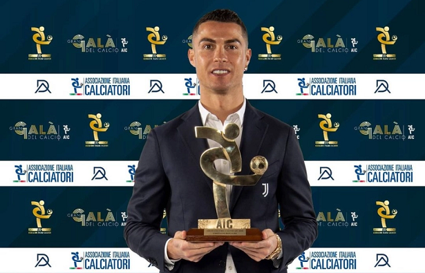 Ronaldo nhận giải thưởng muộn màng tại Serie A