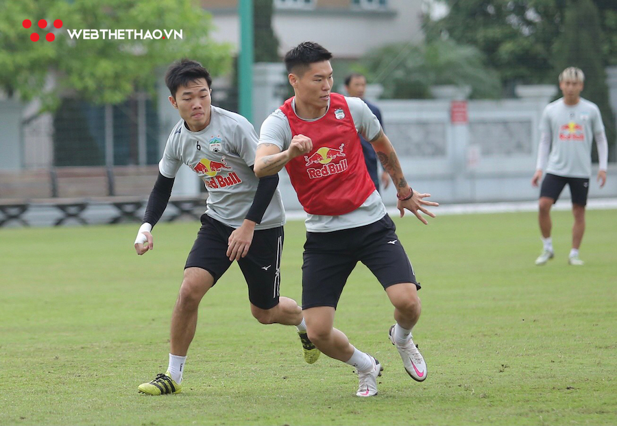 Xuân Trường - Kim Dong Su “gương vỡ lại lành” sau màn đấu khẩu nảy lửa