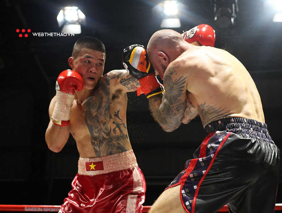 Ch&ugrave;m ảnh: Trương Đ&igrave;nh Ho&agrave;ng vs Matthew Cook Donald tại Celebrity Fights: Chef Edition