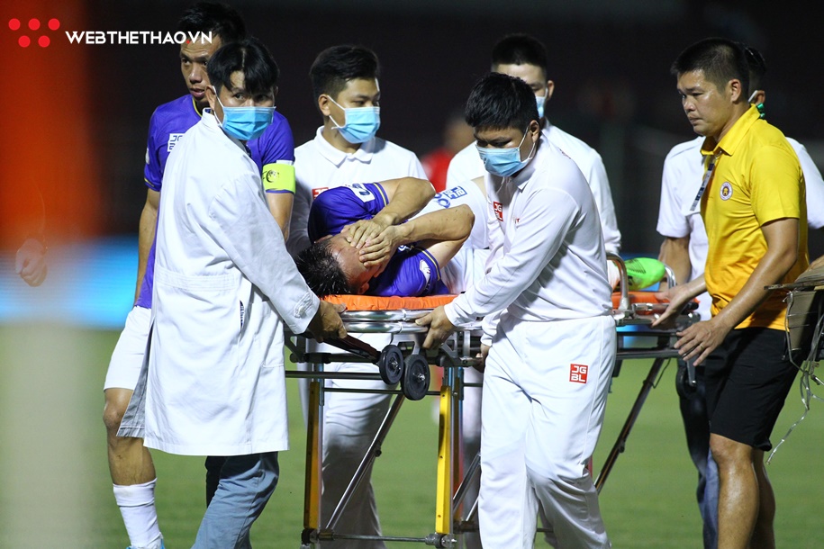 SỐC: Đỗ H&ugrave;ng Dũng gặp chấn thương kinh ho&agrave;ng, &ocirc;ng Park t&aacute;i mặt