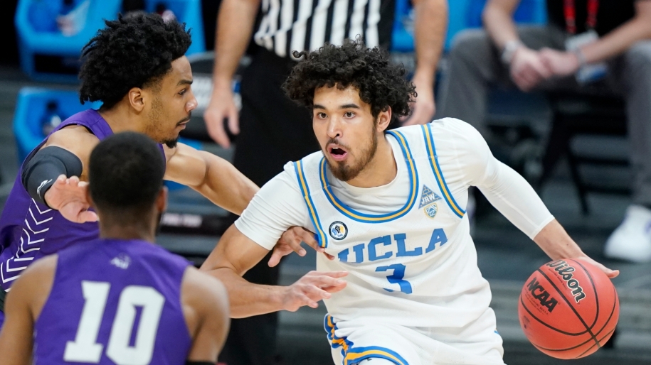 Johnny Juzang tiếp tục rực cháy, giúp UCLA làm nên lịch sử NCAA Tournament