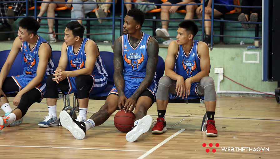 Hanoi Buffaloes cất Mike Bell trước giờ G, ai là cái tên thay thế tại 3x3 Hồ Gươm?