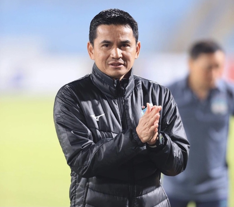 HAGL chiếm ngôi đầu, HLV Kiatisuk chưa vội nghĩ đua vô địch V.League