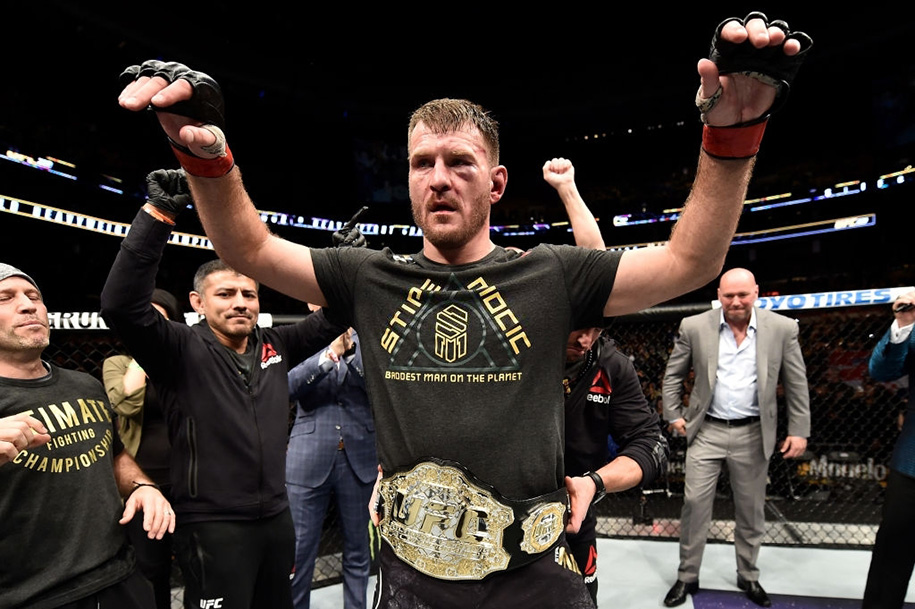 Stipe Miocic: Người hùng ngoài đời thực của hạng nặng UFC