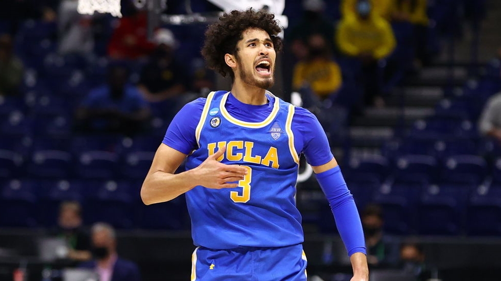Xô đổ cột mốc của Kevin Love, Johnny Juzang đưa UCLA vào Bán kết NCAA Tournament