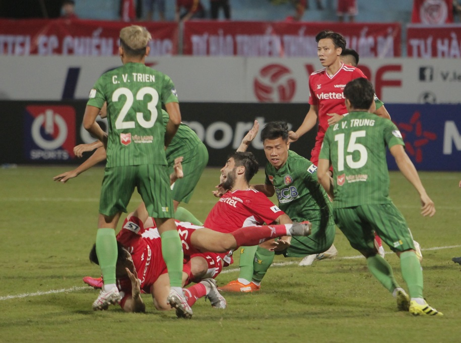 Thay “tướng”, Sài Gòn FC vẫn thua tan nát trước Viettel