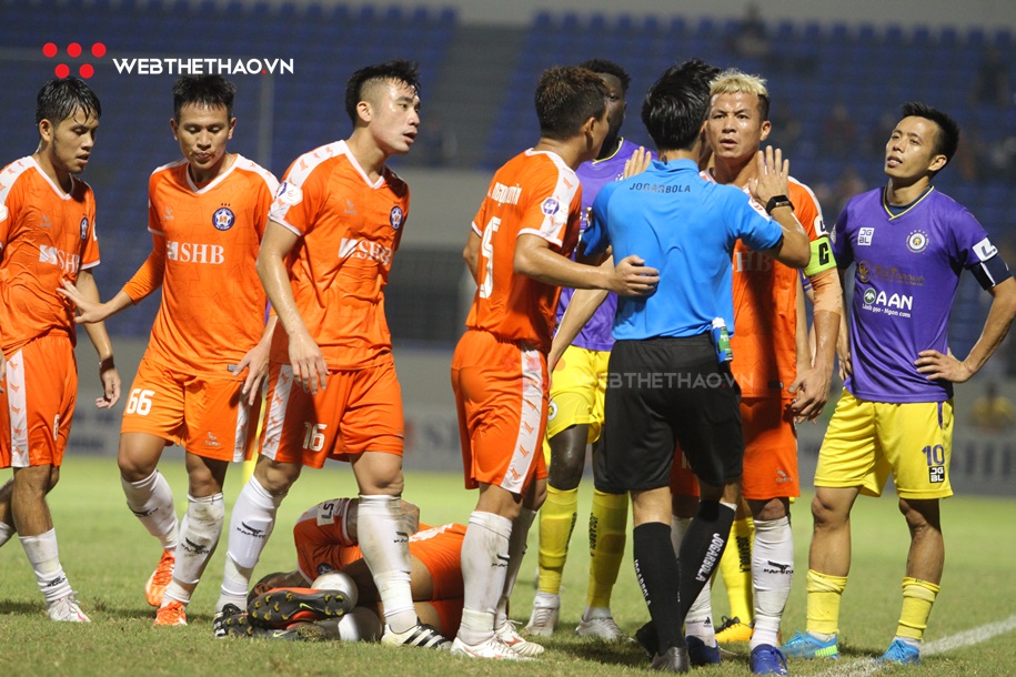 Vòng 8 V.League: Nhiều CLB mất trụ cột vì án treo giò