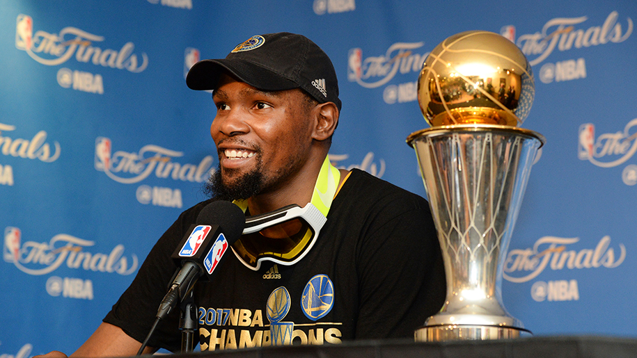 Khi Kevin Durant đã chán câu chuyện "săn nhẫn", săn cúp vô địch và danh hiệu