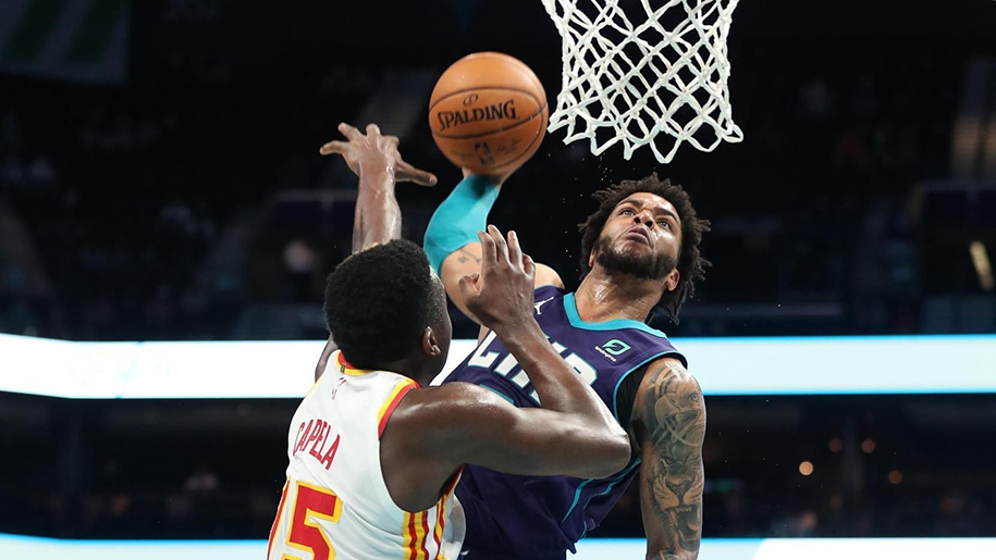 Xem ngay: Miles Bridges tung ra cú úp rổ uy lực nhất mùa giải NBA 2020-21