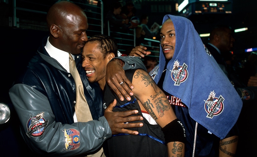 Dính chấn thương vẫn quyết thi đấu, Allen Iverson bị đồng đội chơi chiêu độc