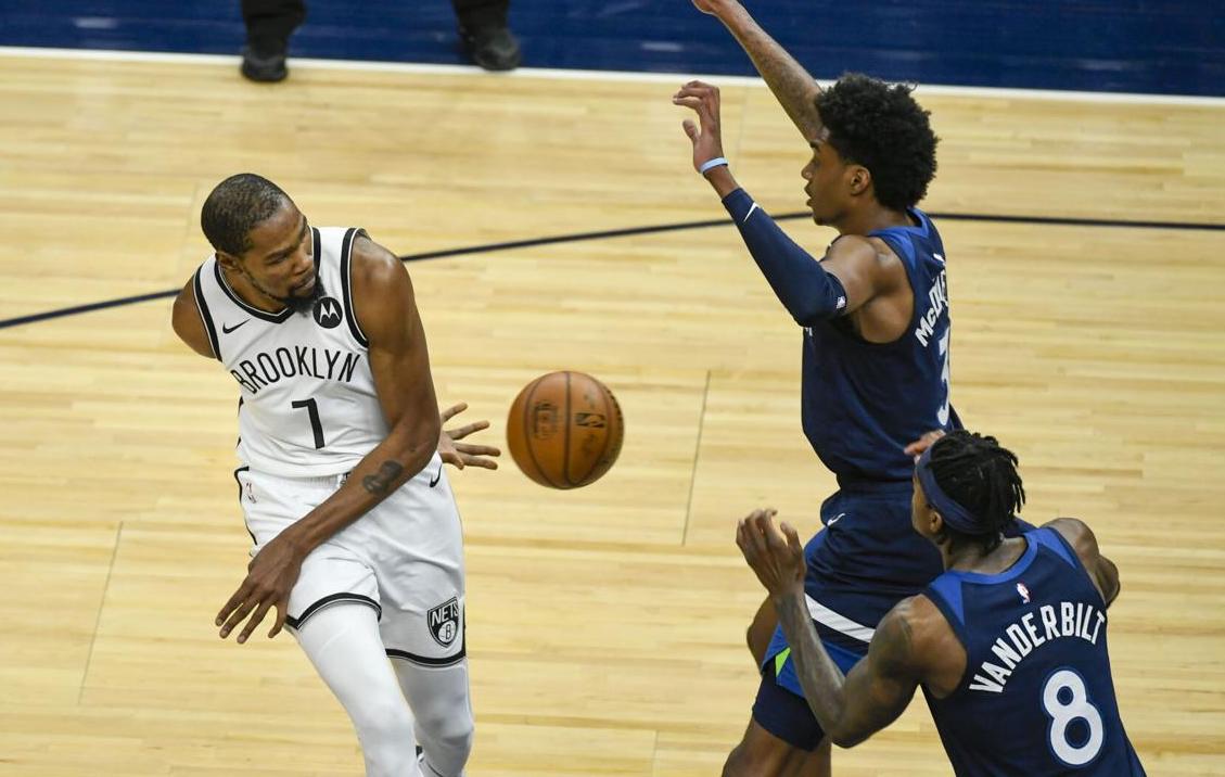 Kevin Durant ném kiểu gì cũng có điểm, Nets dội cơn mưa 3 điểm vào rổ Timberwolves