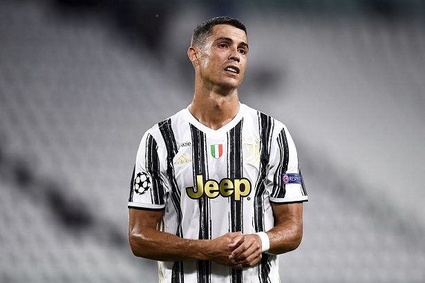 Ronaldo sẽ thiệt hại tài chính thế nào nếu rời bóng đá Italia?