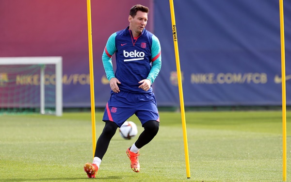 Messi lấy lại diện mạo khi lập siêu phẩm solo vào lưới Bilbao