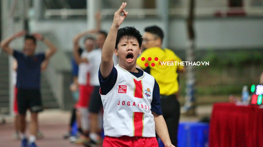 Đỉnh điểm kịch tính Marie Curie - Nguyễn Tất Thành: Phân thắng bại bằng một cái ... vỗ tay