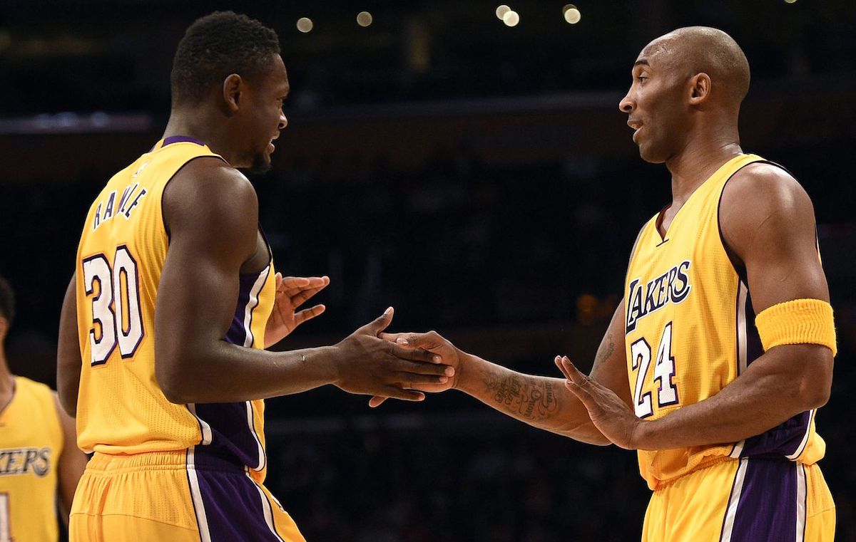 Julius Randle trải lòng: "Kobe chắc sẽ tự hào về tôi, tôi nhớ anh ấy mỗi ngày!"