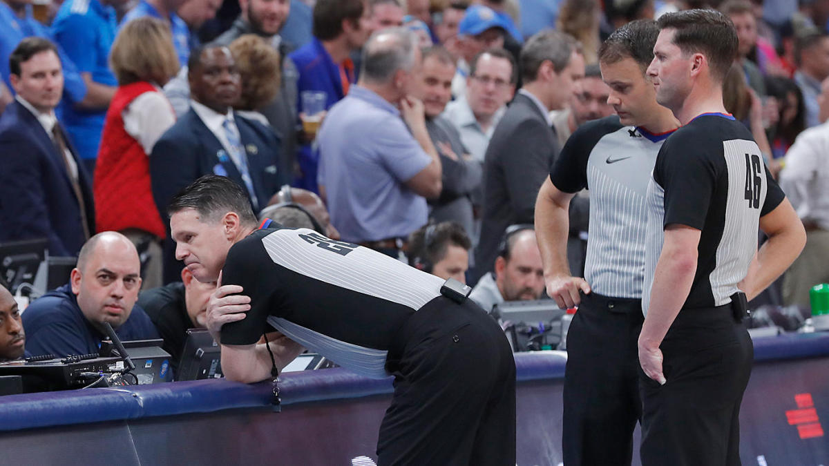 NBA lâm cảnh dở khóc dở cười vì... thiếu trọng tài