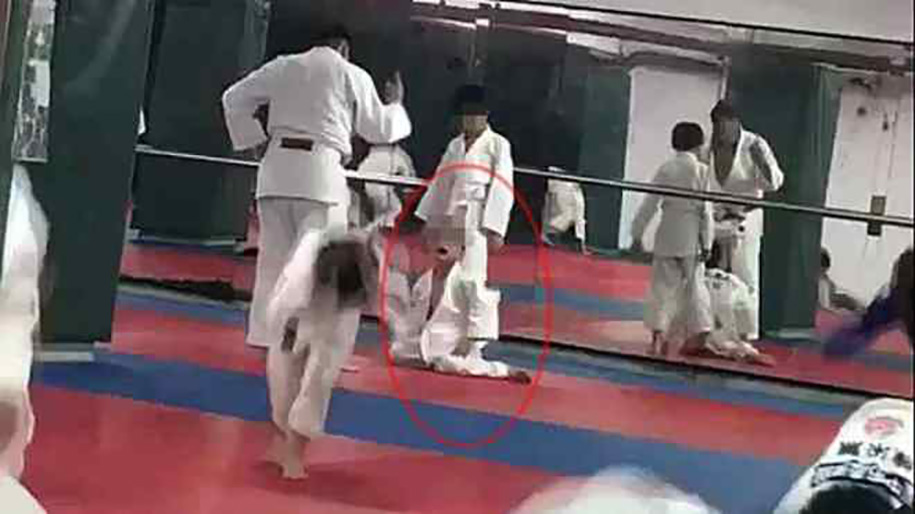 Bé trai 7 tuổi chết não khi bị quật liên tiếp 20 lần ở lớp Judo