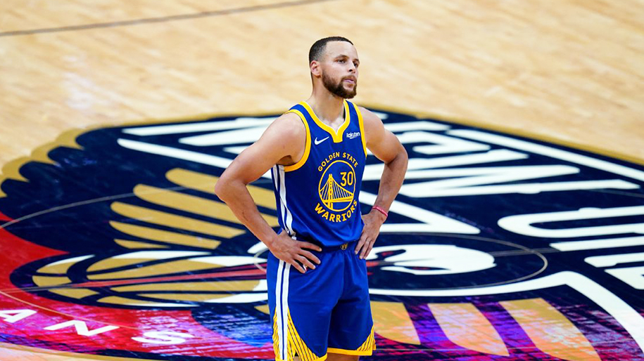 Stephen Curry "ném tắt điện" nhà thi đấu trong ngày tái lập kỳ tích 3 điểm NBA