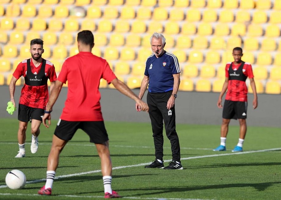 Tuyển Việt Nam và UAE chọn cùng “quân xanh” trước đại chiến tóe lửa ở VL World Cup 2022?
