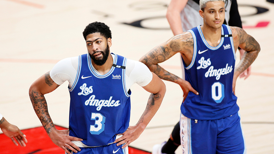 Dù Anthony Davis thi đấu “cực cháy", Lakers vẫn thua đau Portland và rơi xuống suất play-in