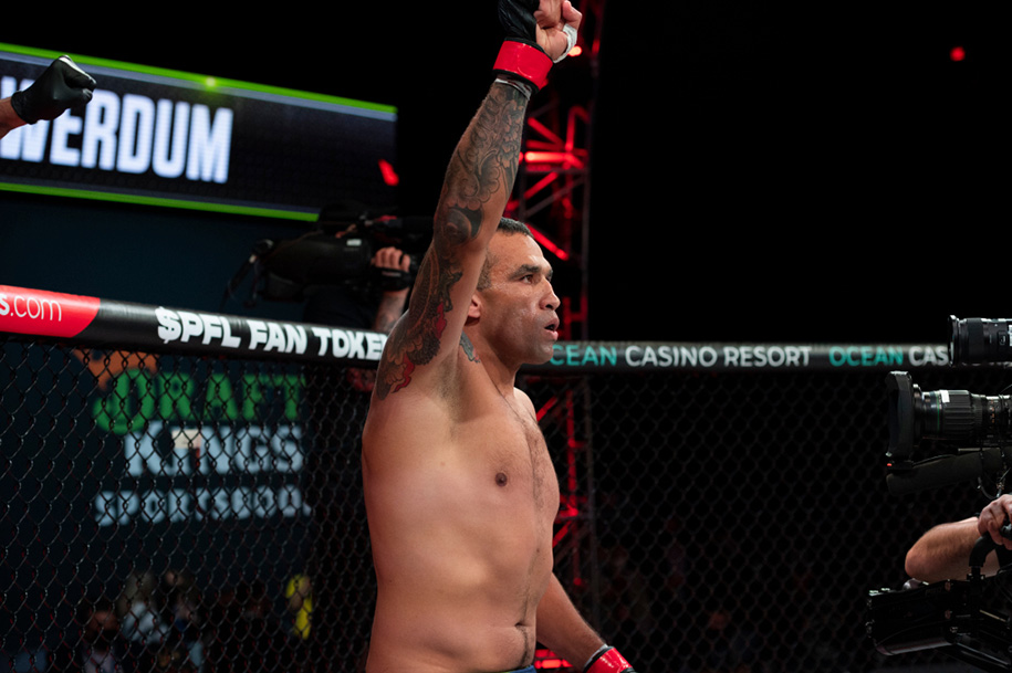 Trận thua tranh cãi của Fabricio Werdum tại 2021 PFL 3 được đổi kết quả
