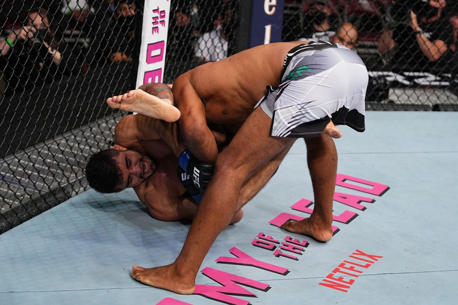 Andre Muniz gây sốc với cú bẻ gãy tay huyền thoại BJJ Ronaldo Souza