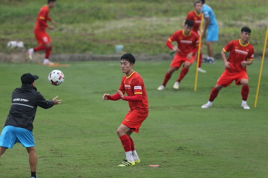 Lương Xuân Trường hồi phục chấn thương, thầy Park xin lãnh đạo cho học trò ra ngoài ăn