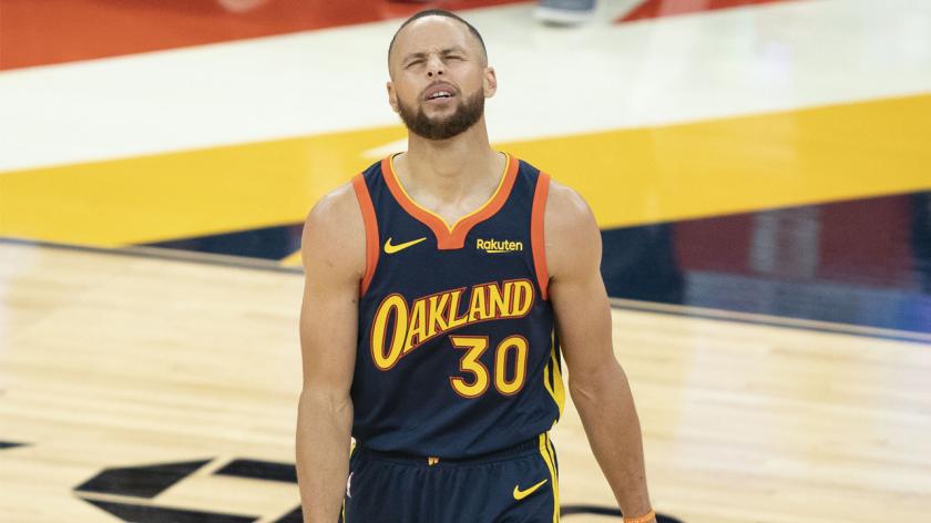 Steph Curry đắng họng sau thất bại ở Play-in: "Chúng tôi chẳng còn tí sức lực nào"