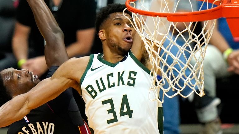 Giannis Antetokounmpo có Triple-Double đầu tiên tại Playoffs, Bucks trả nợ Heat sòng phẳng