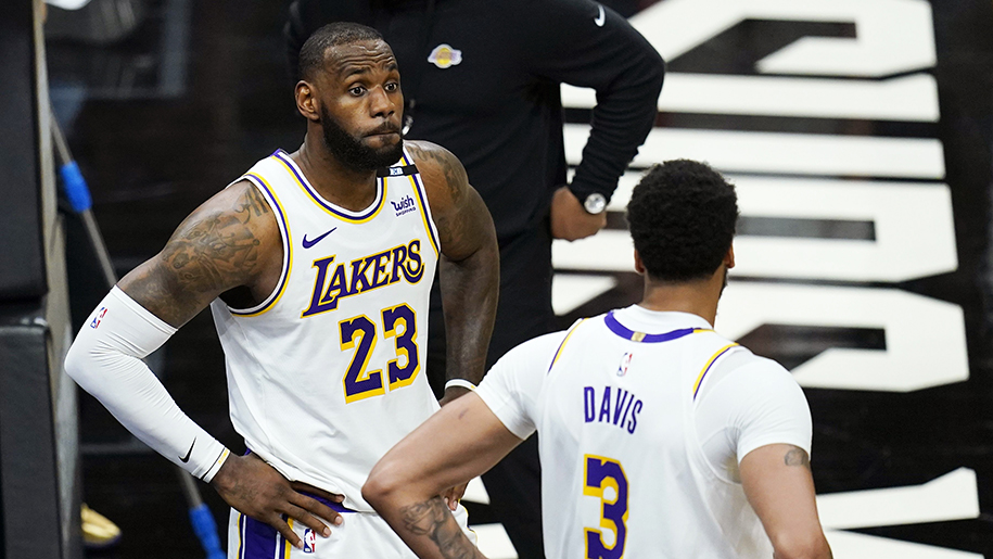 Chỉ sau 5 ngày, tham vọng "săn nhẫn" của LeBron James bỗng lâm nguy ngay từ vòng 1