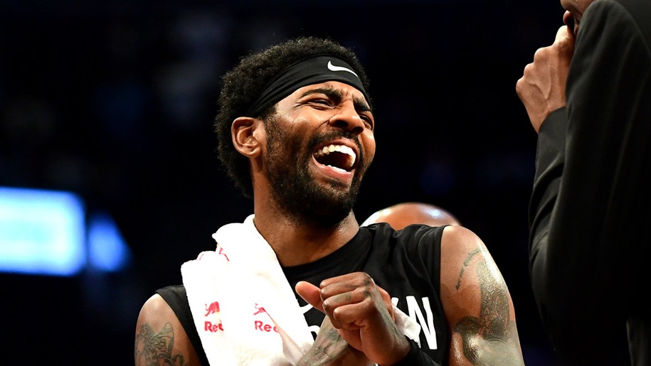 Fan Boston đòi bỏ tù Kyrie Irving: Ném bóng lên khán đài sao không bị bắt?