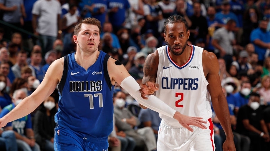 Toàn thua trên sân nhà, Mavericks và Clippers dẫn nhau vào game 7