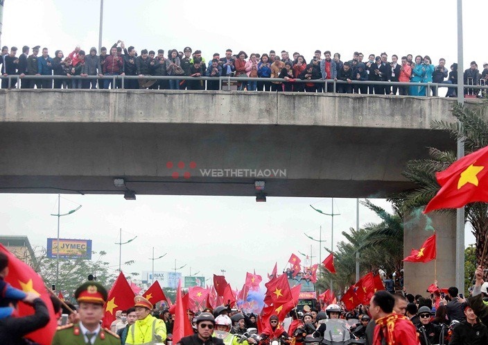 Bộ Y tế yêu cầu không tụ tập đông người xem ĐT Việt Nam thi đấu vì COVID-19