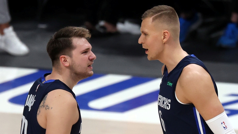 Kristaps Porzingis ghen tỵ với "hoàng tử" Luka Doncic, sắp rời khỏi Dallas?
