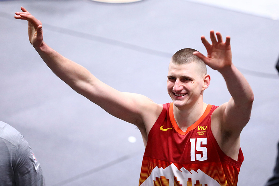 Vượt Stephen Curry để đoạt MVP, Nikola Jokic đi vào lịch sử với nhiều điểm nhấn ấn tượng