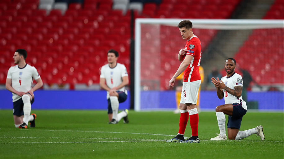 Nhật ký EURO 2021 ngày 14/6: CH Séc sẽ không quỳ gối để chống phân biệt chủng tộc