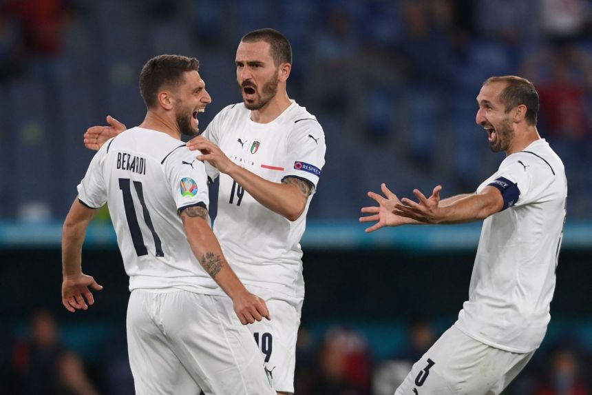 Sau vụ Eriksen đội tuyển Italia học gấp cách sơ cứu đột quỵ Sau vụ Eriksen đội tuyển Italia học gấp cách sơ cứu đột quỵ